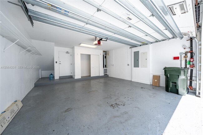 Building Photo - 1153 101st St