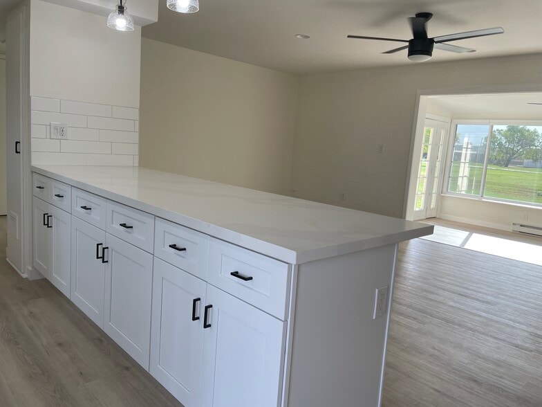 Building Photo - 11227 N Coggins Dr