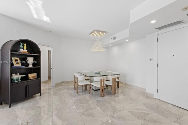 Building Photo - 888 Brickell Key Dr