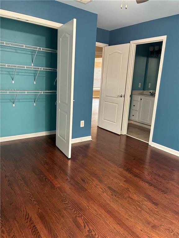 Building Photo - 1880 Manor View