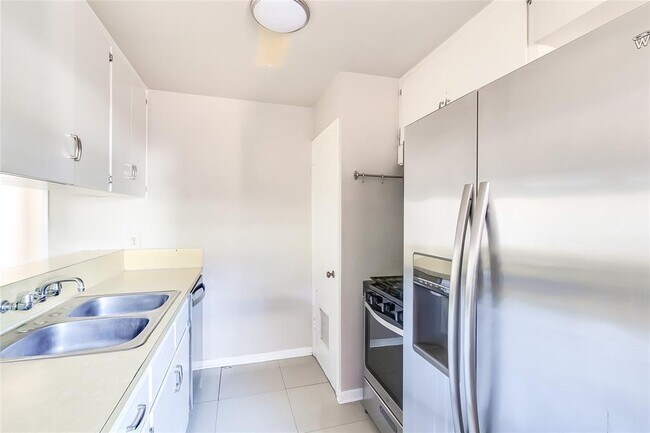 Building Photo - 501 Krebs Ln