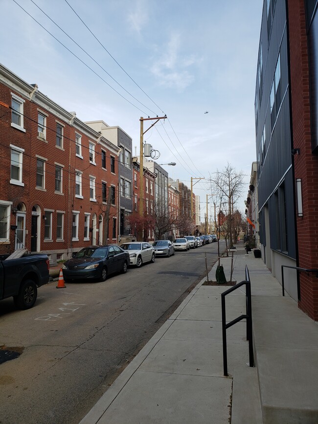 Building Photo - 2737 Cambridge St