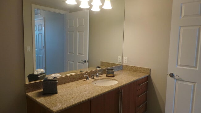 Building Photo - 610 Clematis St