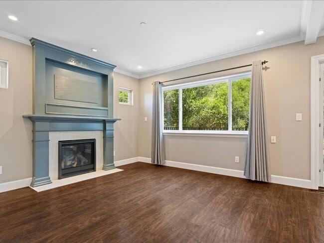Building Photo - 910 Villa Chanticleer Rd