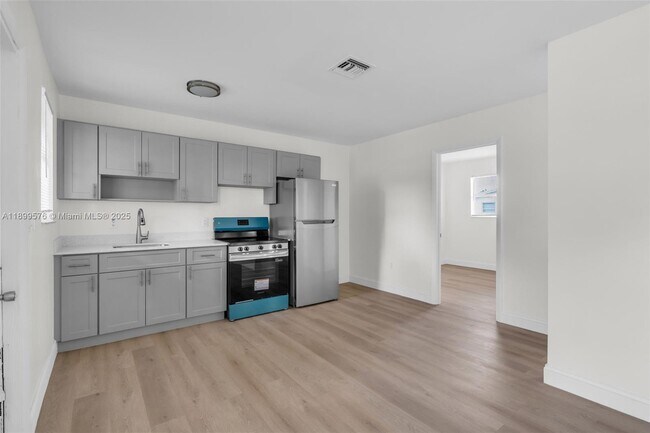 Building Photo - 18350 SW 105th Ave