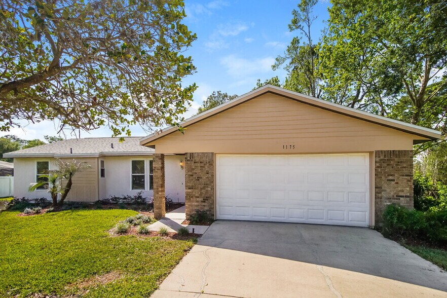 Primary Photo - 1175 Lambert Ln