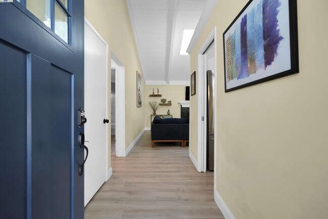 Building Photo - 55 Normandy Ln