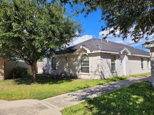 Primary Photo - 2118 Aruba Dr