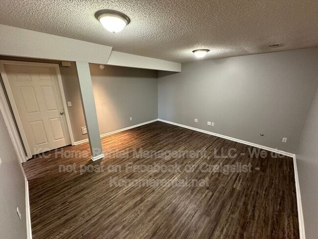 Building Photo - 3304 NW 84th Terrace