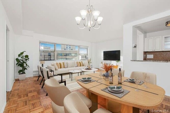 Building Photo - 6 Fordham Hill Oval