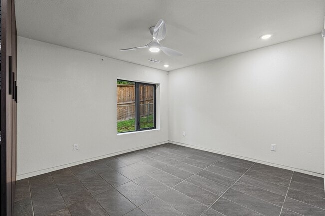 Building Photo - 560 Fallin Ave