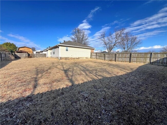 Building Photo - 1005 Zachary Dr