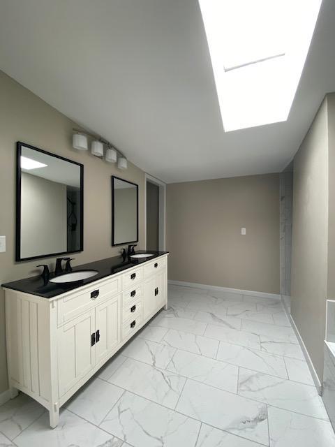Building Photo - 2310 N Aspen Dr