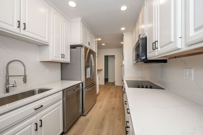 Building Photo - Contemporary Mid Century Modern and updated 3 Bedroom Ranch