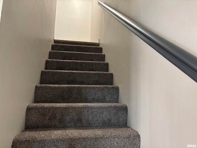 Building Photo - 3326 Jennings Dr