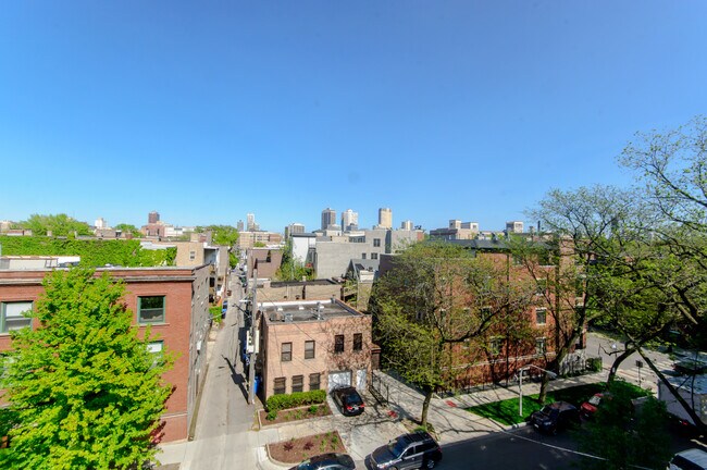 Building Photo - 2812 N Mildred Ave