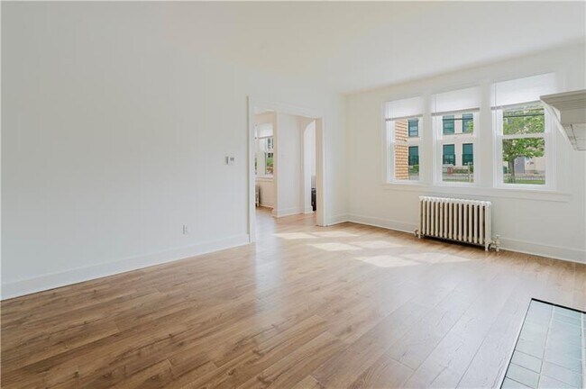 Building Photo - 511 Woodbourne Ave