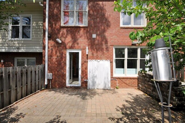 Building Photo - 2708 Dilworth Heights Ln