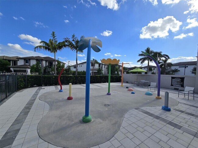 Building Photo - 4636 NW 84th Ave