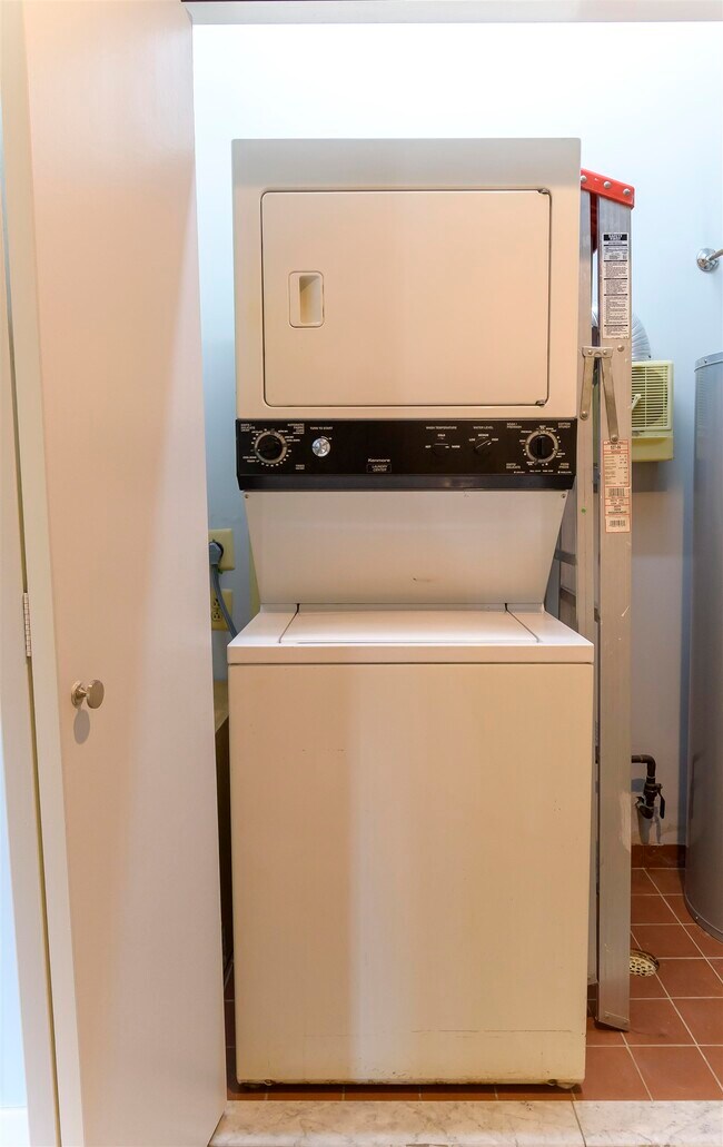 Building Photo - 75 Liberty Ave