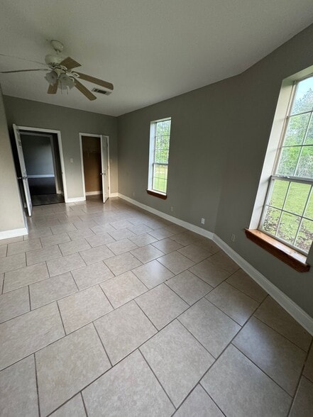 Building Photo - 286 Vestry Rd