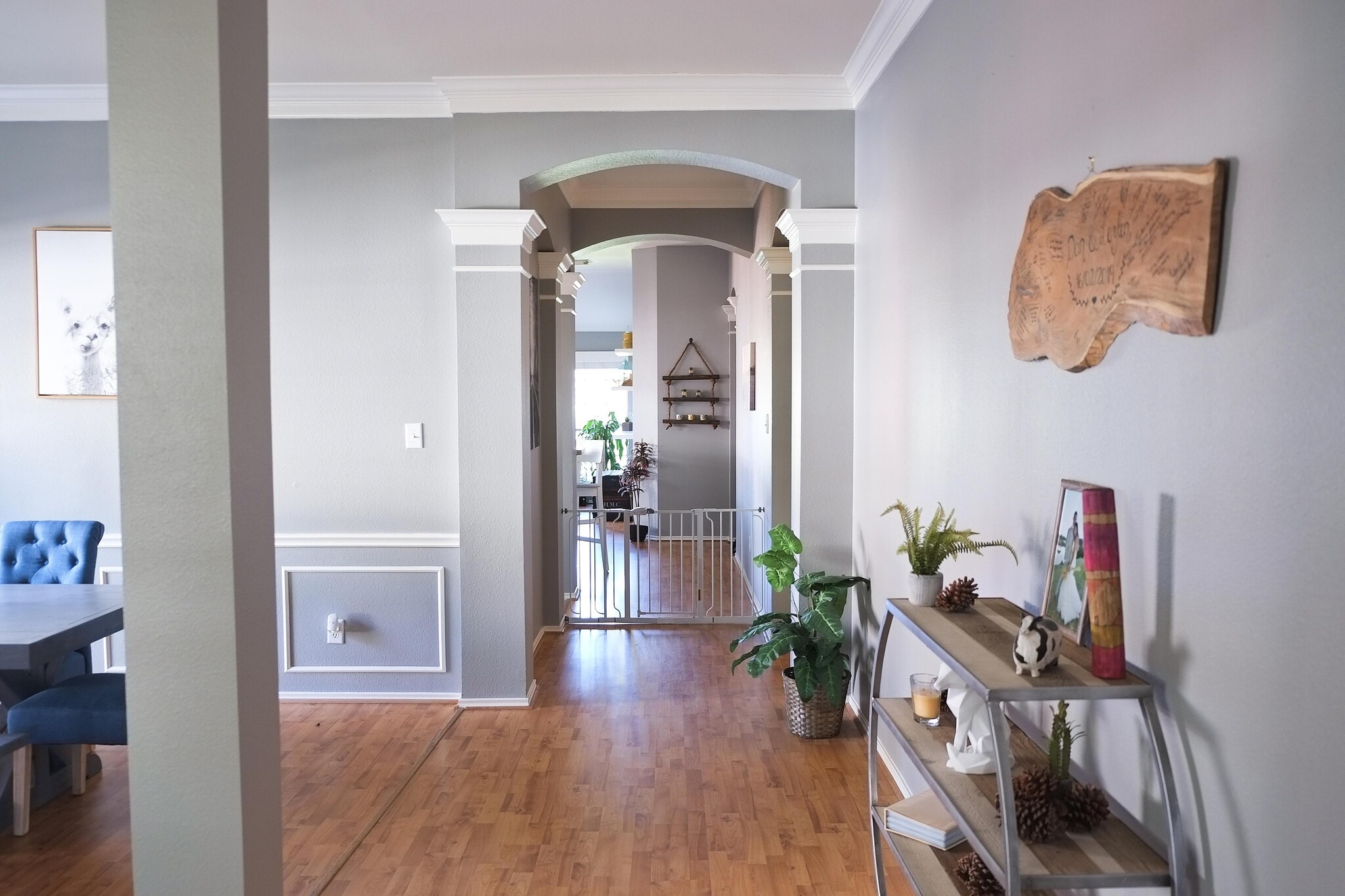 Entry - 4622 Forest Home Dr