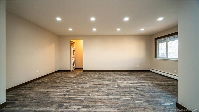 Building Photo - 333 Vincelette St