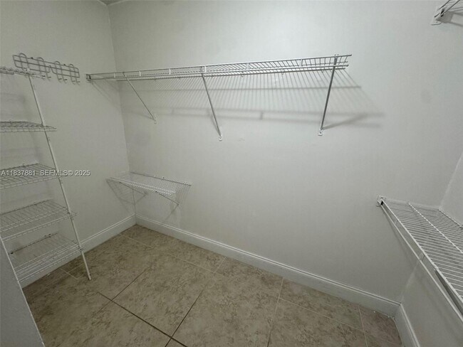 Building Photo - 3817 Cocoplum Cir