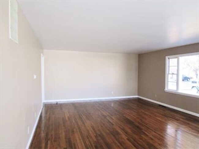 Building Photo - 1325 Texas Ave
