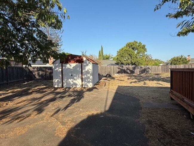 Building Photo - For Rent – Charming 2-Bedroom Home in Rinc...