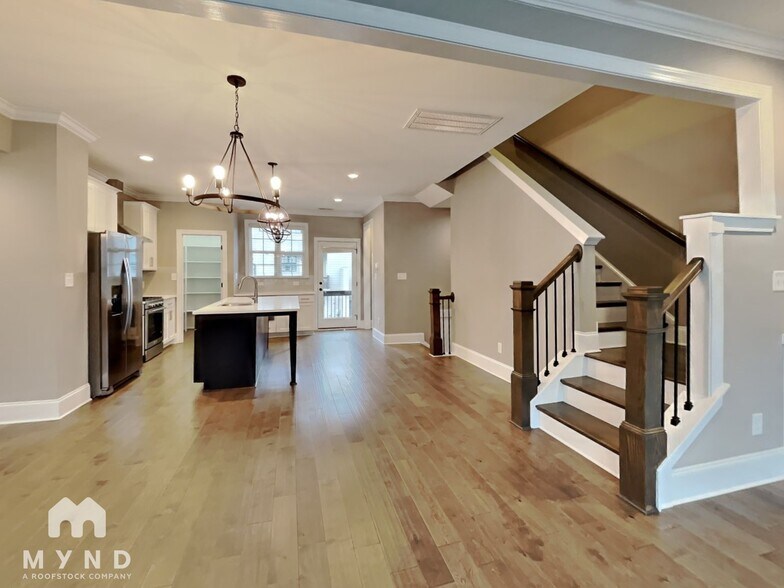 Building Photo - 1607 Bowery Dr