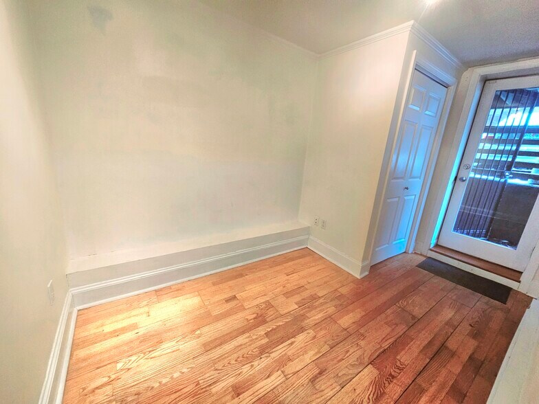 Building Photo - 519 Columbus Ave