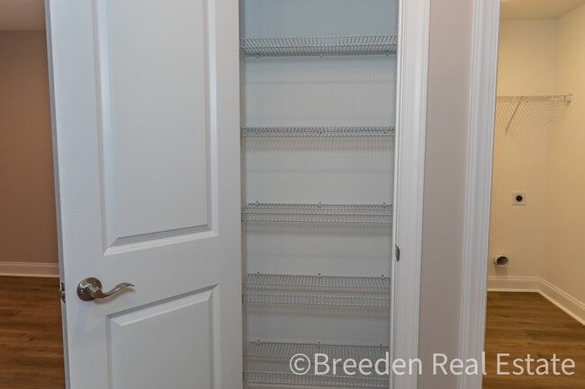 Building Photo - 808 5th Ave SW