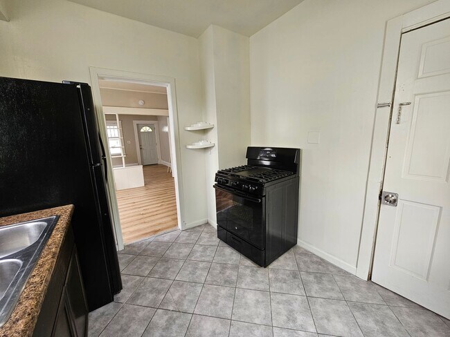 Building Photo - Idlewood Ave