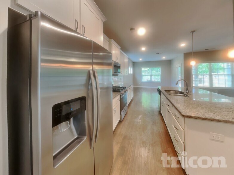 Building Photo - 30 Doolittle Ct