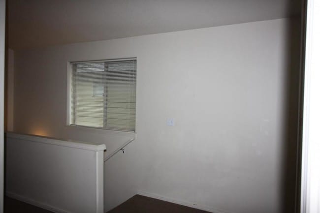 Building Photo - 13102 NE 26th St