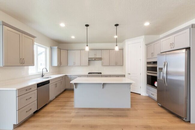 Building Photo - SPECTACULAR VIRTUALLY NEW HOME IN SOUGHT A...