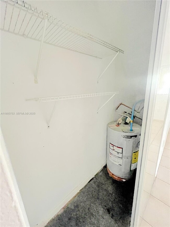 Building Photo - 2740 W 63rd St