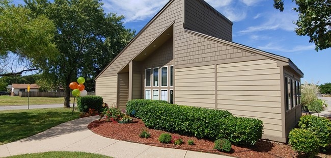 Leasing Center