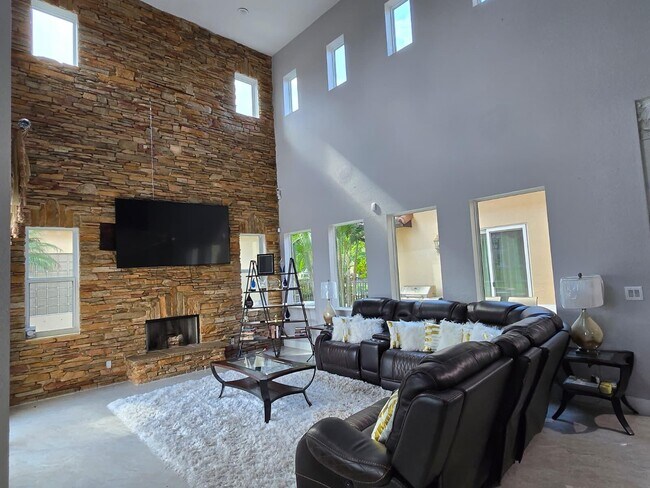 Building Photo - 4102 Artesa Dr