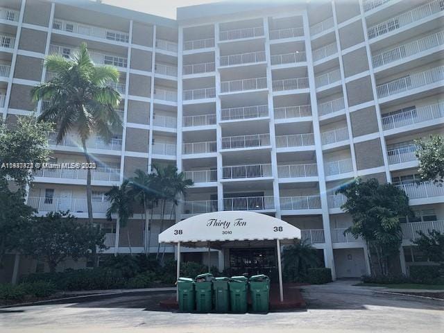 Building Photo - 3010 N Course Dr