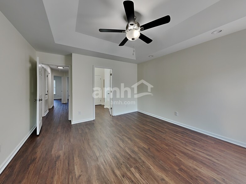 Building Photo - 14 Arbordale Ln