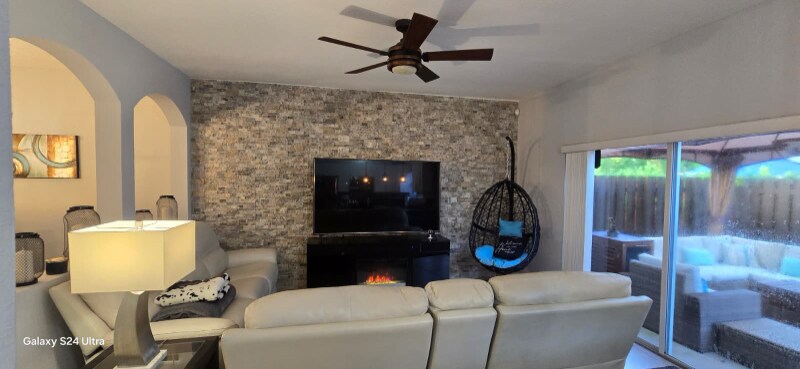 Building Photo - 5109 SW 141st Ave