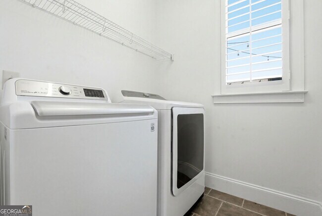 Building Photo - 5451 Autumn Flame Dr NE