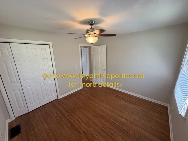 Building Photo - 720 Robert Burns Dr