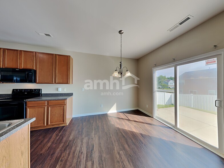 Building Photo - 1026 Skillbeck Rd