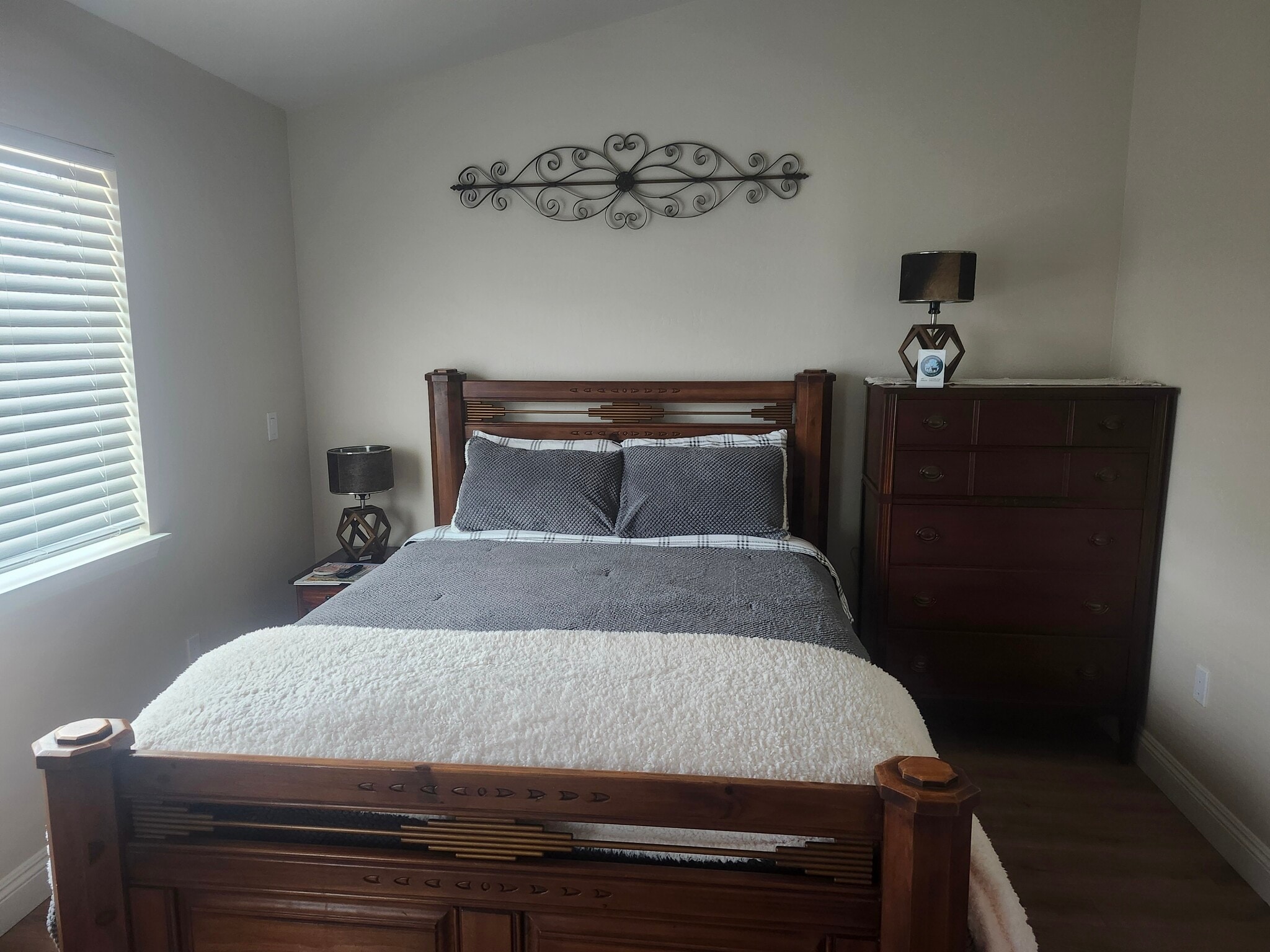 Bedroom with Queen bed - 27800 Preakness Dr