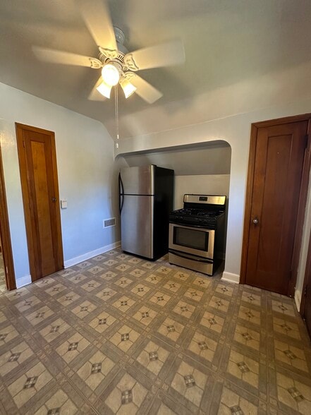 Building Photo - 3208 N 48th St