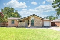 Building Photo - 2942 Esterbrook Dr