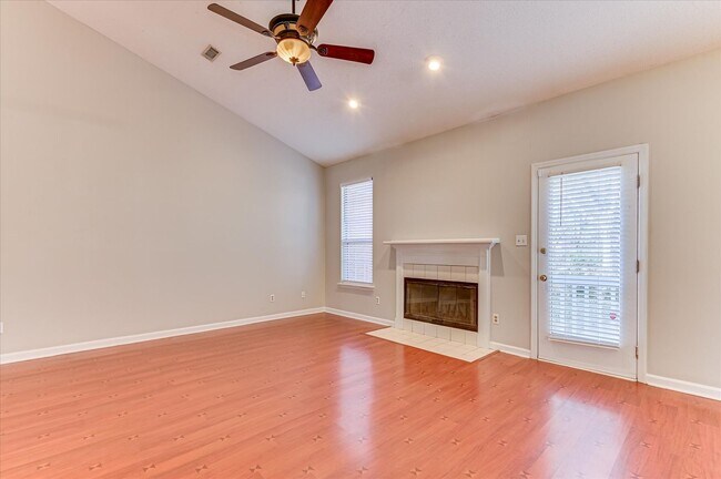 Building Photo - 1140 Parkside Trail